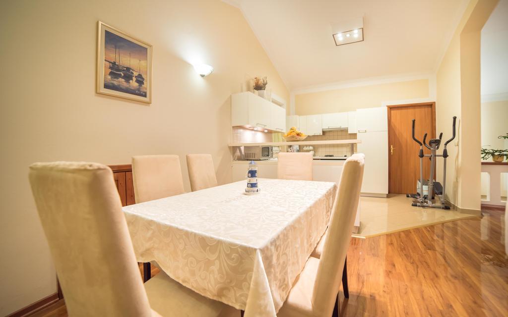 Barbat na Rabu Captain'S Apartment מראה חיצוני תמונה