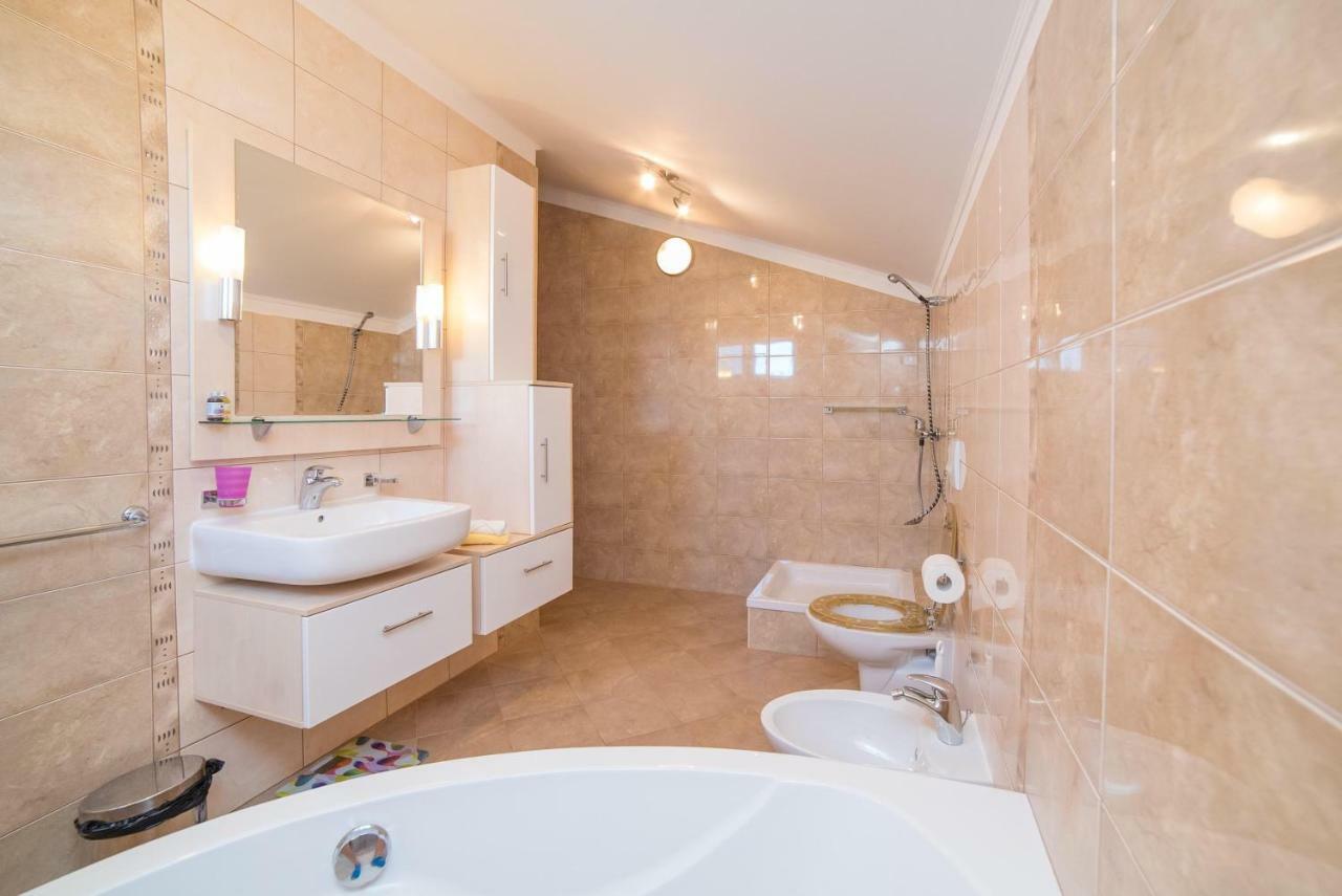 Barbat na Rabu Captain'S Apartment מראה חיצוני תמונה